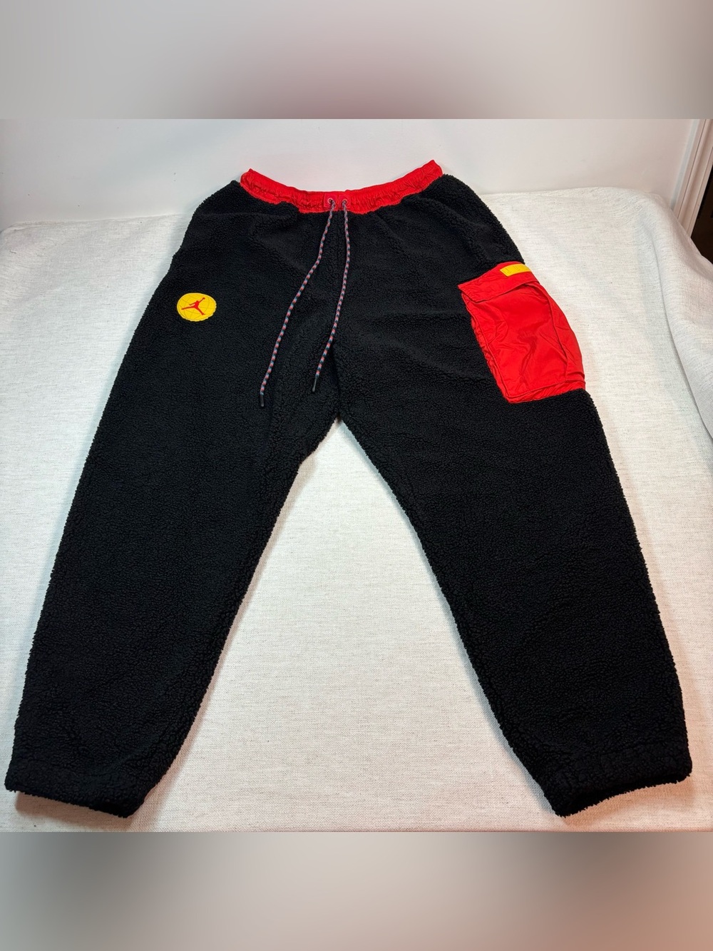 Jordan men’s XXL Essential Mountainside Statement Fleece Sherpa Pants black red